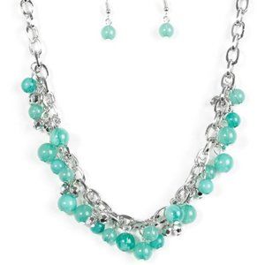 PAPARAZZI "PALM BEACH BOUTIQUE" GREEN NECKLACE & EARRING SET